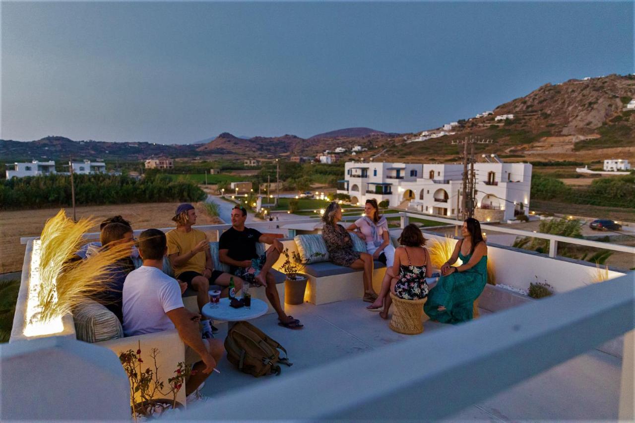 Studios Vrettos Beachfront Hotel Plaka  Bagian luar foto