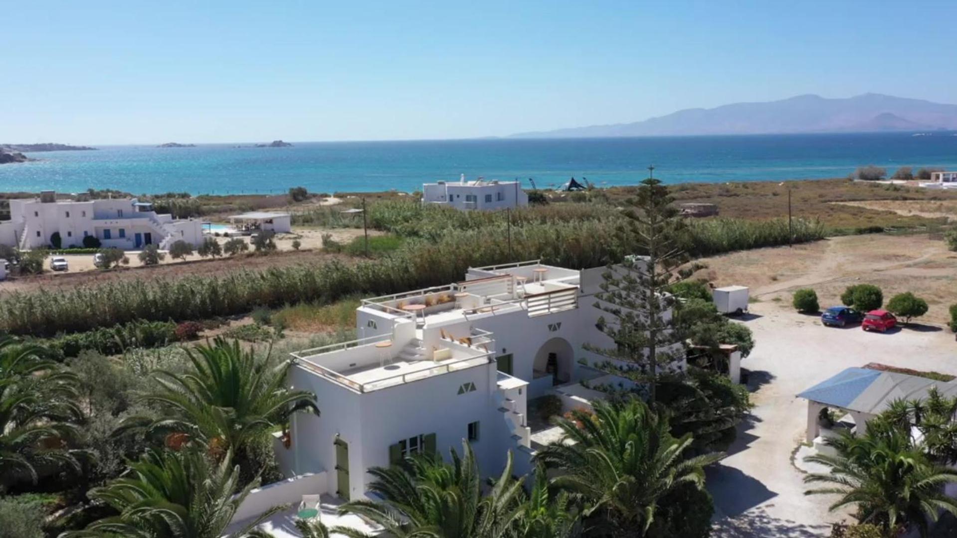 Studios Vrettos Beachfront Hotel Plaka  Bagian luar foto
