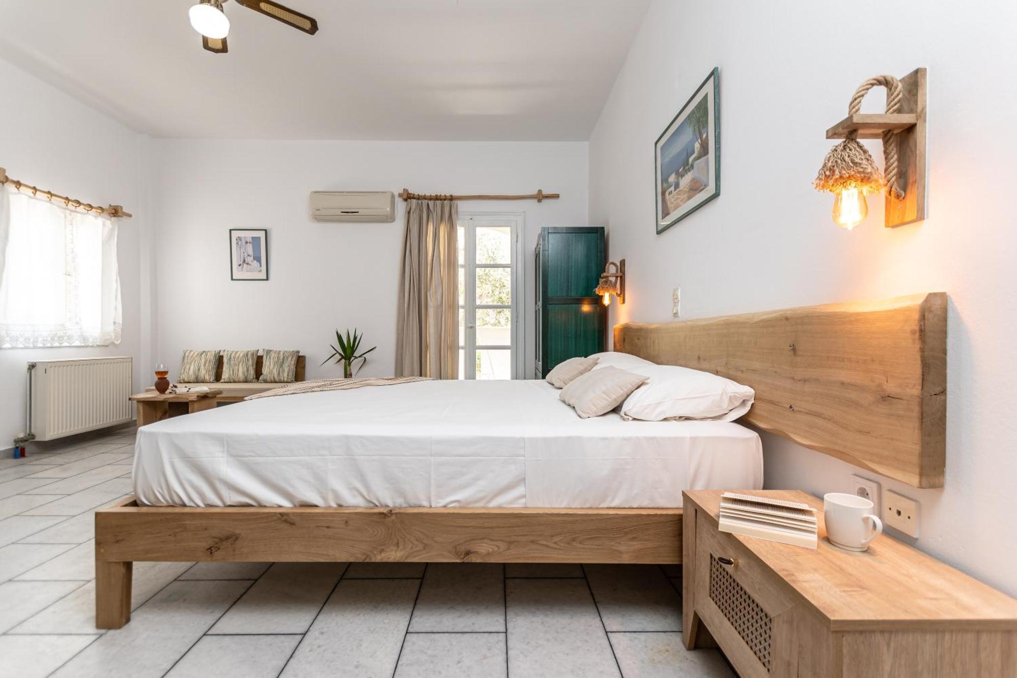 Studios Vrettos Beachfront Hotel Plaka  Bagian luar foto